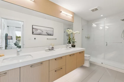 Basement Recreation Room Photo of 501 14022 North Bluff Road, Surrey, BC