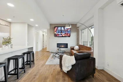 501 14022 North Bluff Road, Surrey, BC