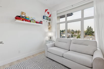 Hallway Photo of 501 14022 North Bluff Road, Surrey, BC