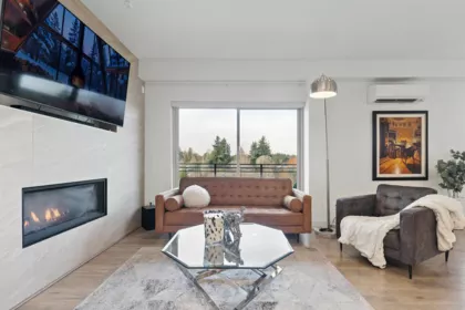 Kitchen Photo of 501 14022 North Bluff Road, Surrey, BC