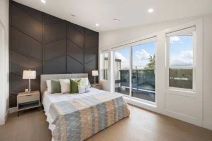 Entry Foyer Photo of 3 3065 Charles Street, Vancouver, BC