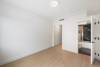 Garden / Landscaping Photo of 3 3065 Charles Street, Vancouver, BC