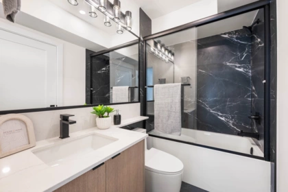 Hot Tub / Spa Photo of 3 3065 Charles Street, Vancouver, BC