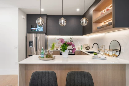 Powder Room Photo of 3 3065 Charles Street, Vancouver, BC