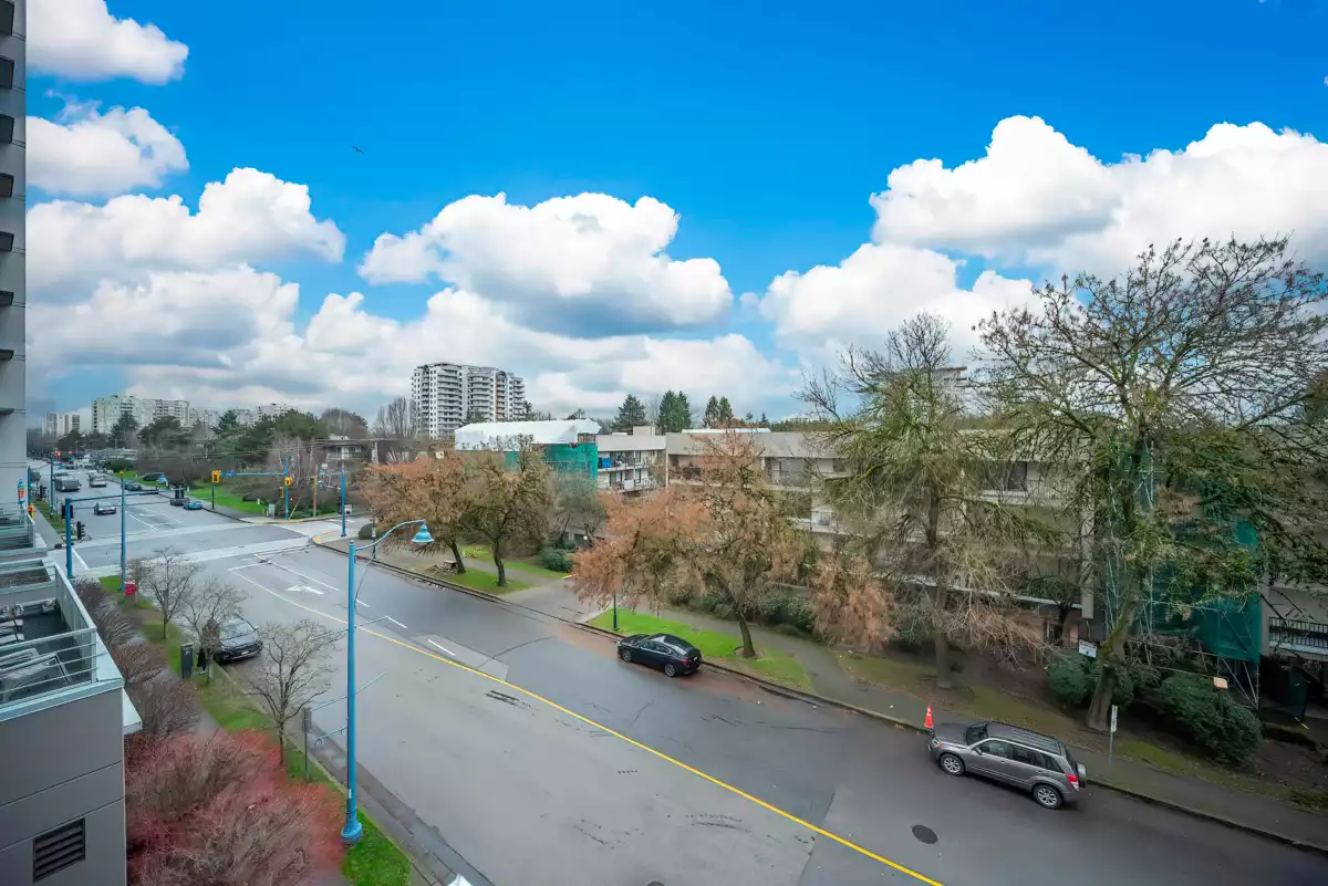 Basement Recreation Room Photo of 512 6833 Buswell Street, Richmond, BC