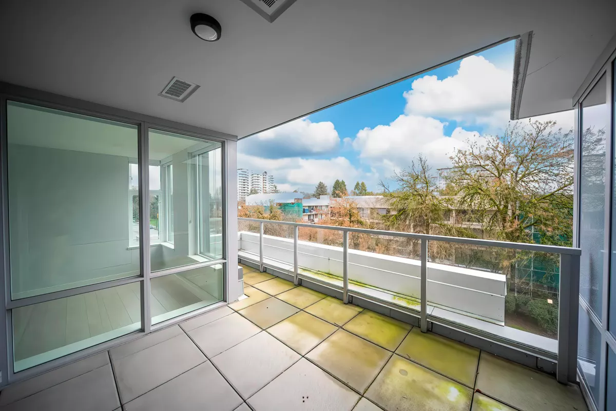 Guest Bathroom Photo of 512 6833 Buswell Street, Richmond, BC