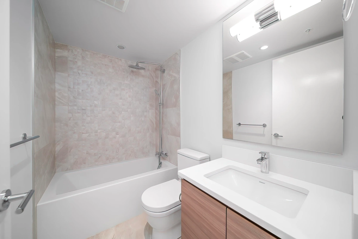 Primary Bathroom Photo of 512 6833 Buswell Street, Richmond, BC