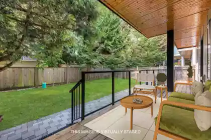 Kitchen Photo of 13766 North Bluff Road, White Rock, BC