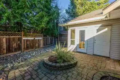 Hallway Photo of 14247 86 Avenue, Surrey, BC