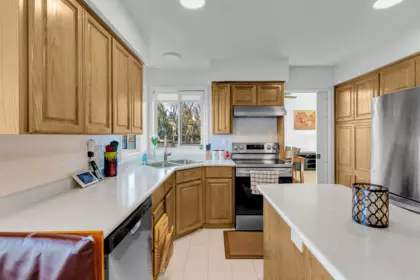 Kitchen Photo of 14247 86 Avenue, Surrey, BC