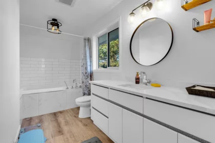 Mudroom Photo of 14247 86 Avenue, Surrey, BC