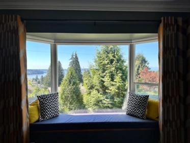 Breakfast Nook Photo of 1215 Nepal Crescent, West Vancouver, BC