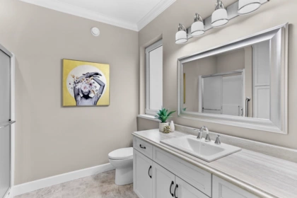 Guest Bathroom Photo of 31559 Kenney Avenue, Mission, BC