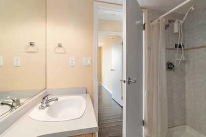 Primary Bathroom Photo of 1002 2121 W 38th Avenue, Vancouver, BC
