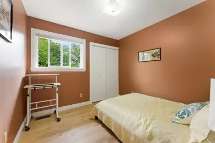 Laundry Room Photo of 2215 153a Street, Surrey, BC
