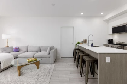 204 979 E 19th Avenue, Vancouver, BC