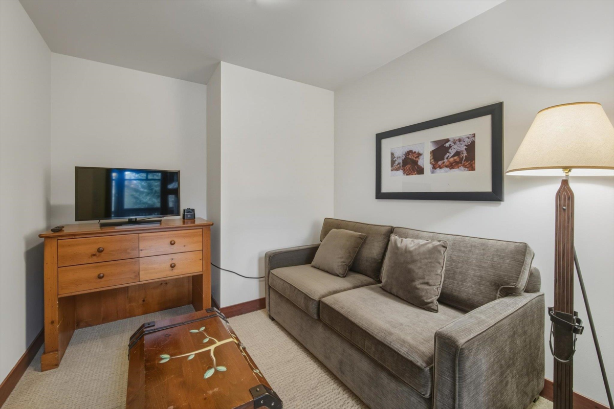 Dining Area Photo of 208 2202 Gondola Way, Whistler, BC