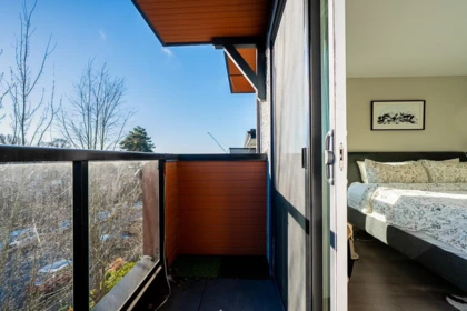 Entry Foyer Photo of 1865 Adanac Street, Vancouver, BC