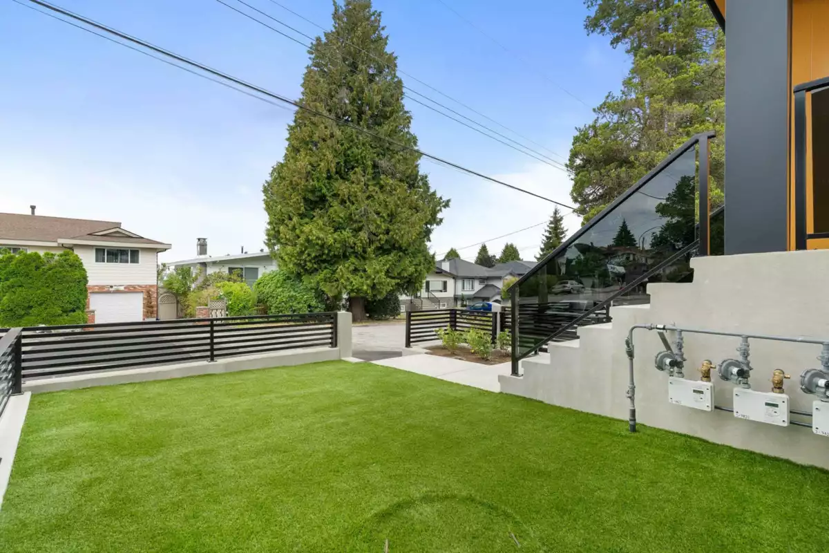 Dining Area Photo of 2 7822 Goodlad Street, Burnaby, BC