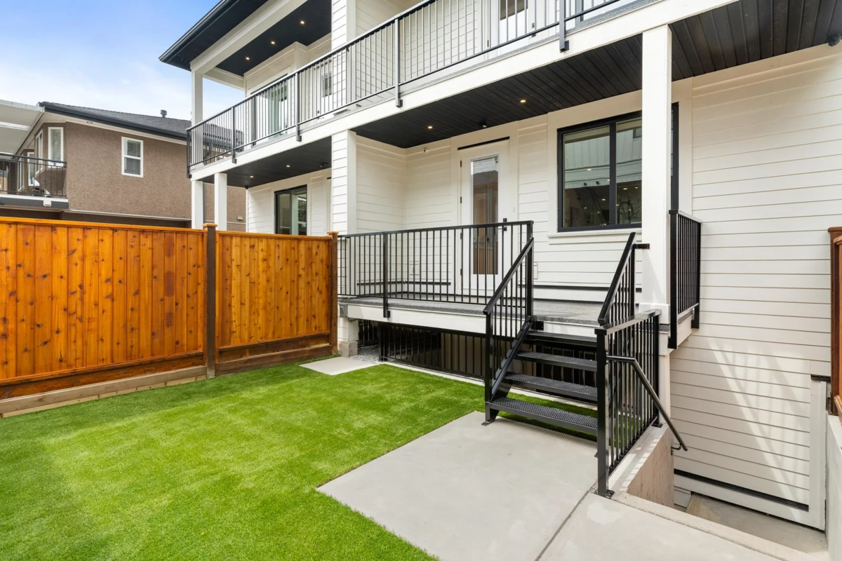 Garden / Landscaping Photo of 2 7822 Goodlad Street, Burnaby, BC