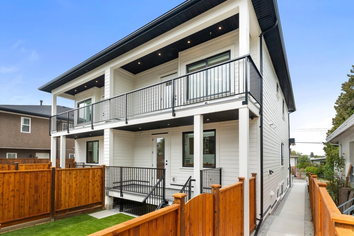 Hot Tub / Spa Photo of 2 7822 Goodlad Street, Burnaby, BC