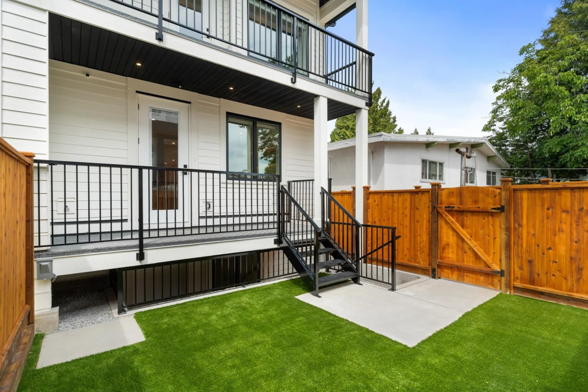 Swimming Pool Photo of 2 7822 Goodlad Street, Burnaby, BC