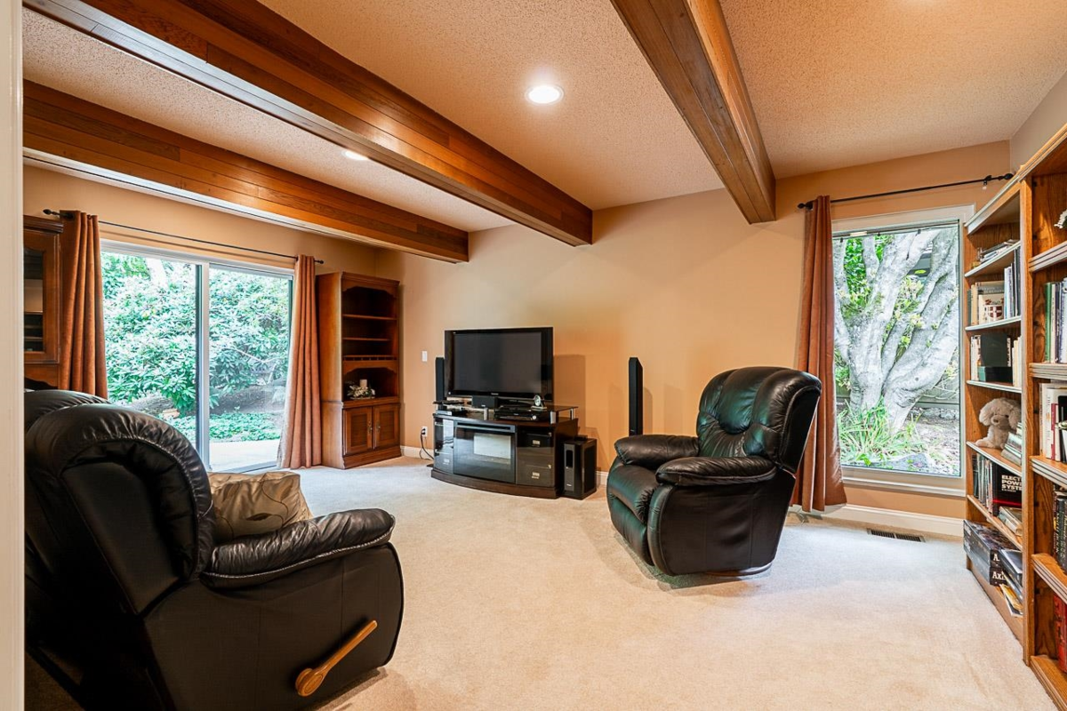 Entry Foyer Photo of 13197 Amble Greene Close, Surrey, BC