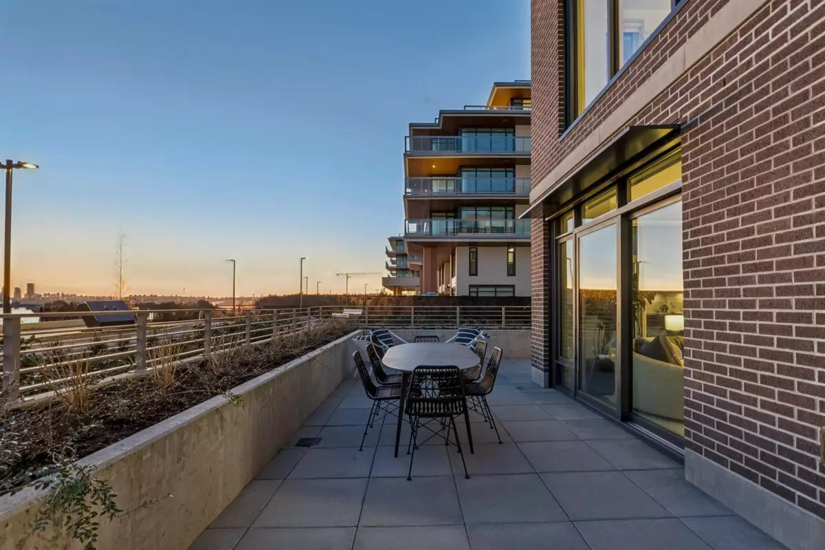Outdoor Kitchen Photo of 112 755 Harbourside Drive, North Vancouver, BC