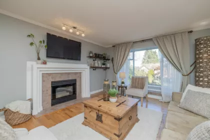 Kitchen Island Photo of 21658 50b Avenue, Langley, BC
