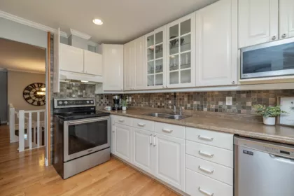 Walk-In Closet Photo of 21658 50b Avenue, Langley, BC