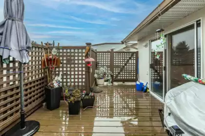 Front Yard Photo of 308 7171 121 Street, Surrey, BC