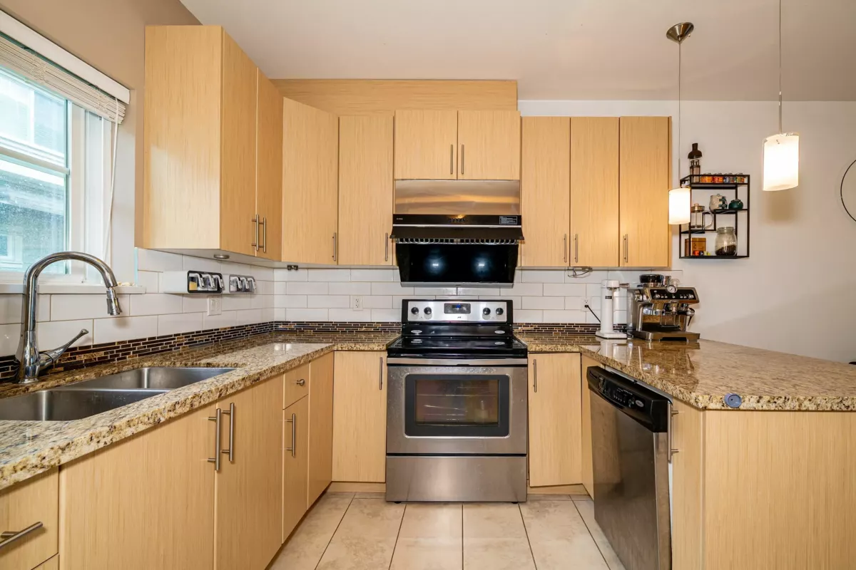 Walk-In Closet Photo of 227 3888 Norfolk Street, Burnaby, BC