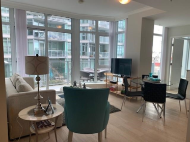 203 185 Victory Ship Way, North Vancouver, BC, North Vancouver — Apartment/Condo for sale