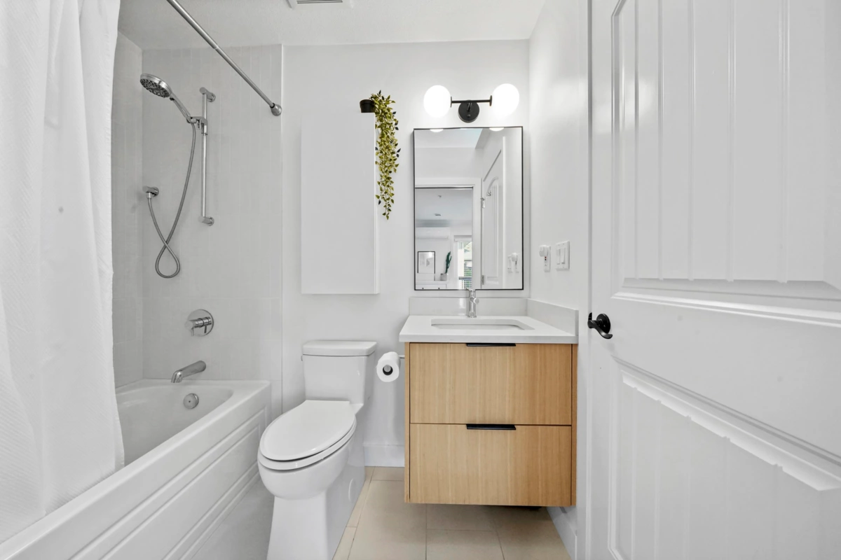 Hallway Photo of 5650 Main Street, Vancouver, BC