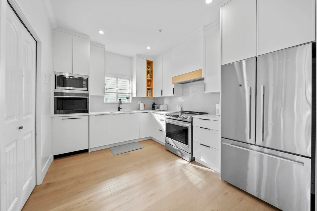 Kitchen Island Photo of 5650 Main Street, Vancouver, BC