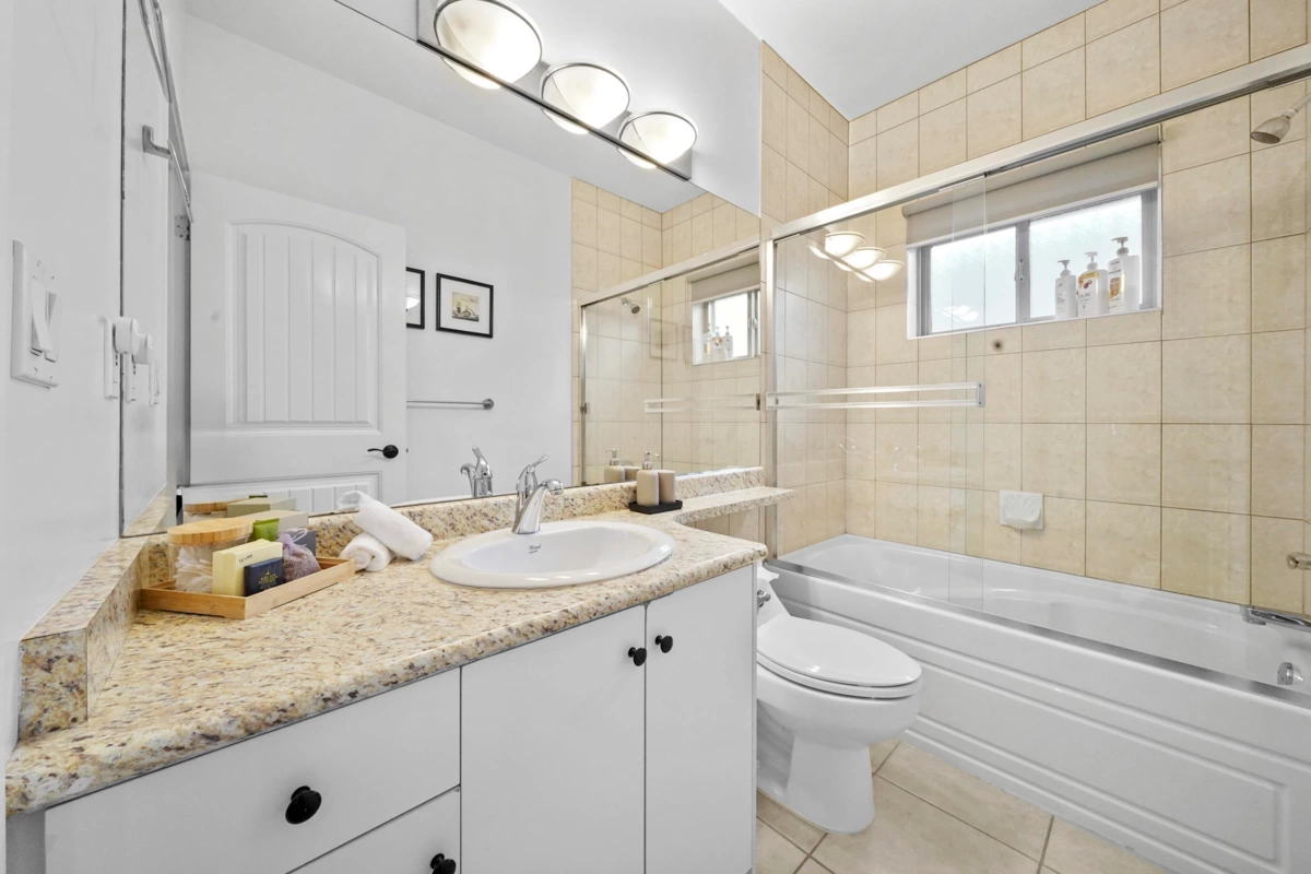 Mudroom Photo of 5650 Main Street, Vancouver, BC