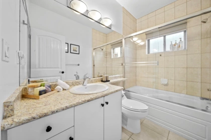 Mudroom Photo of 5650 Main Street, Vancouver, BC
