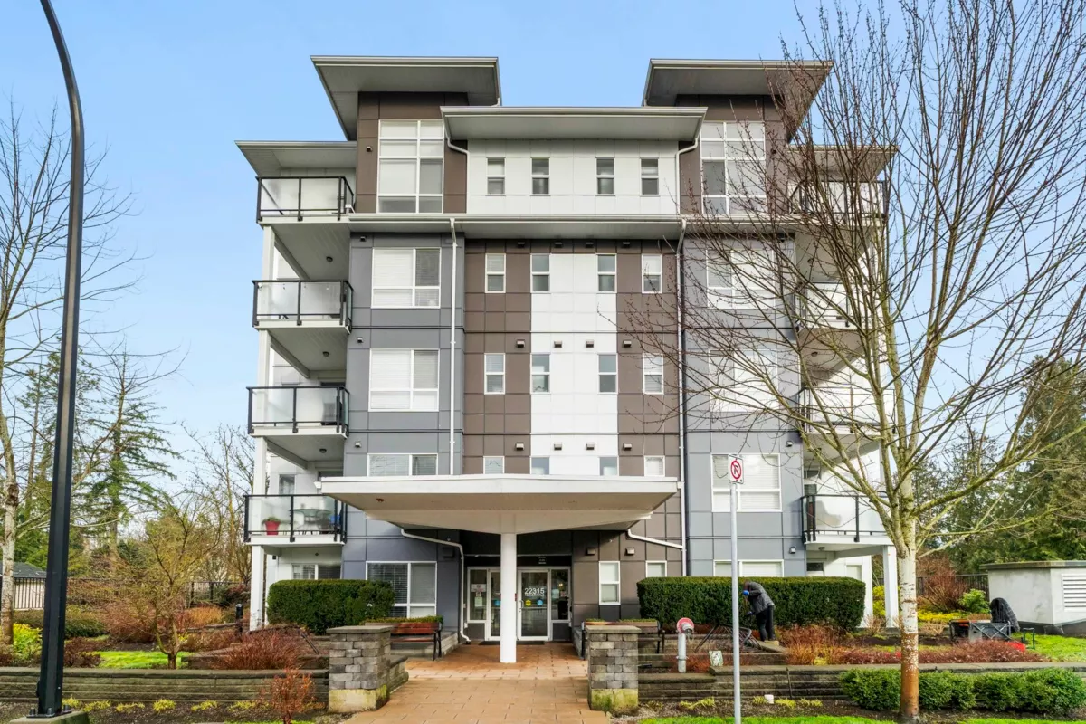 Backyard Photo of 106 22315 122 Avenue, Maple Ridge, BC