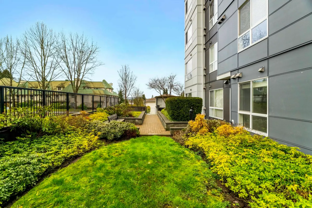 Hallway Photo of 106 22315 122 Avenue, Maple Ridge, BC