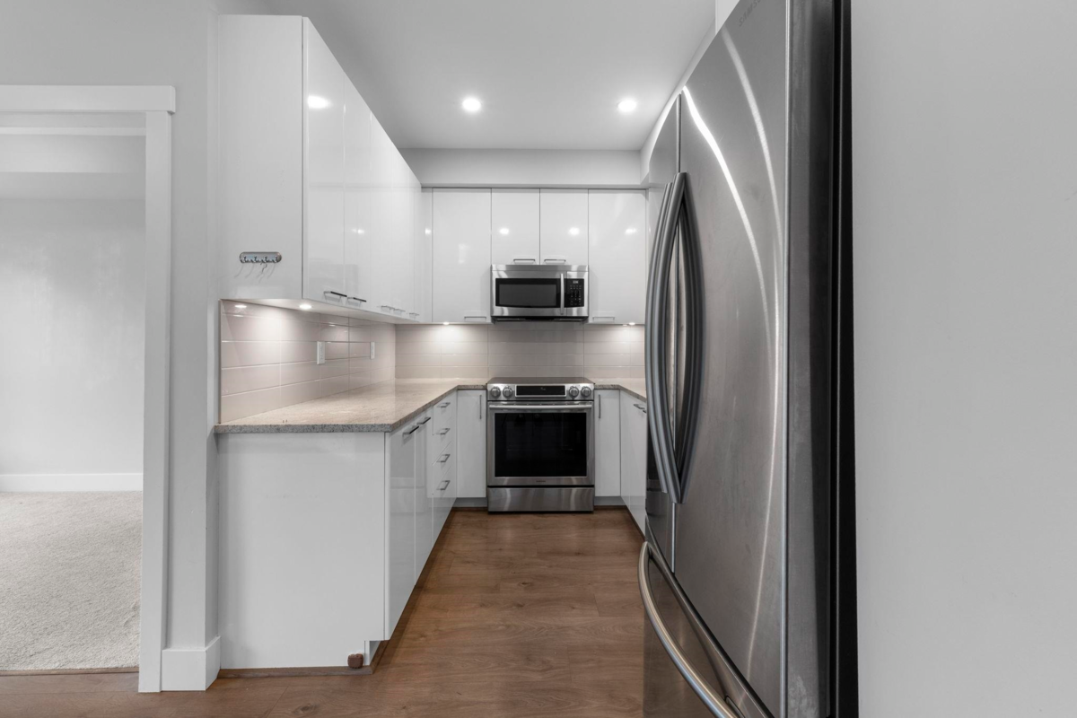 Kitchen Island Photo of 106 22315 122 Avenue, Maple Ridge, BC