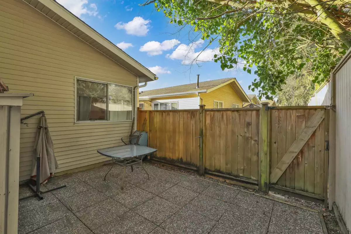Hallway Photo of 35 1400 164 Street, Surrey, BC