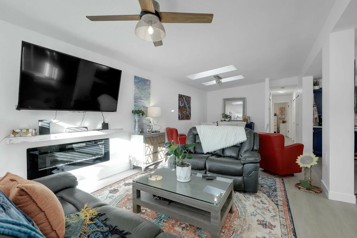 Kitchen Photo of 35 1400 164 Street, Surrey, BC