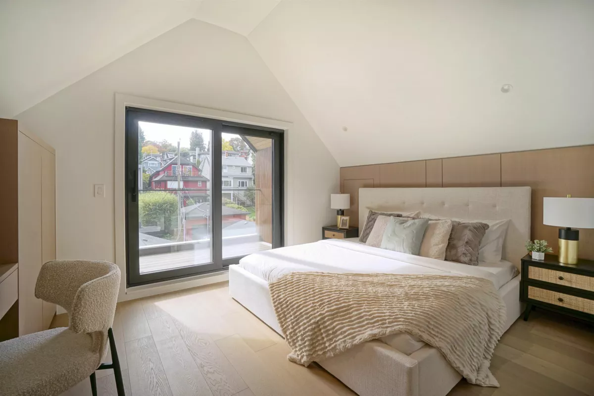 Basement Recreation Room Photo of 2 3460 W 14th Avenue, Vancouver, BC