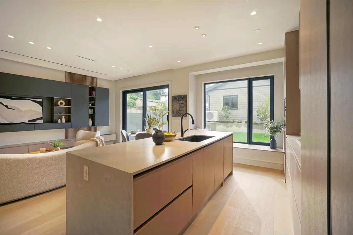 Kitchen Island Photo of 2 3460 W 14th Avenue, Vancouver, BC