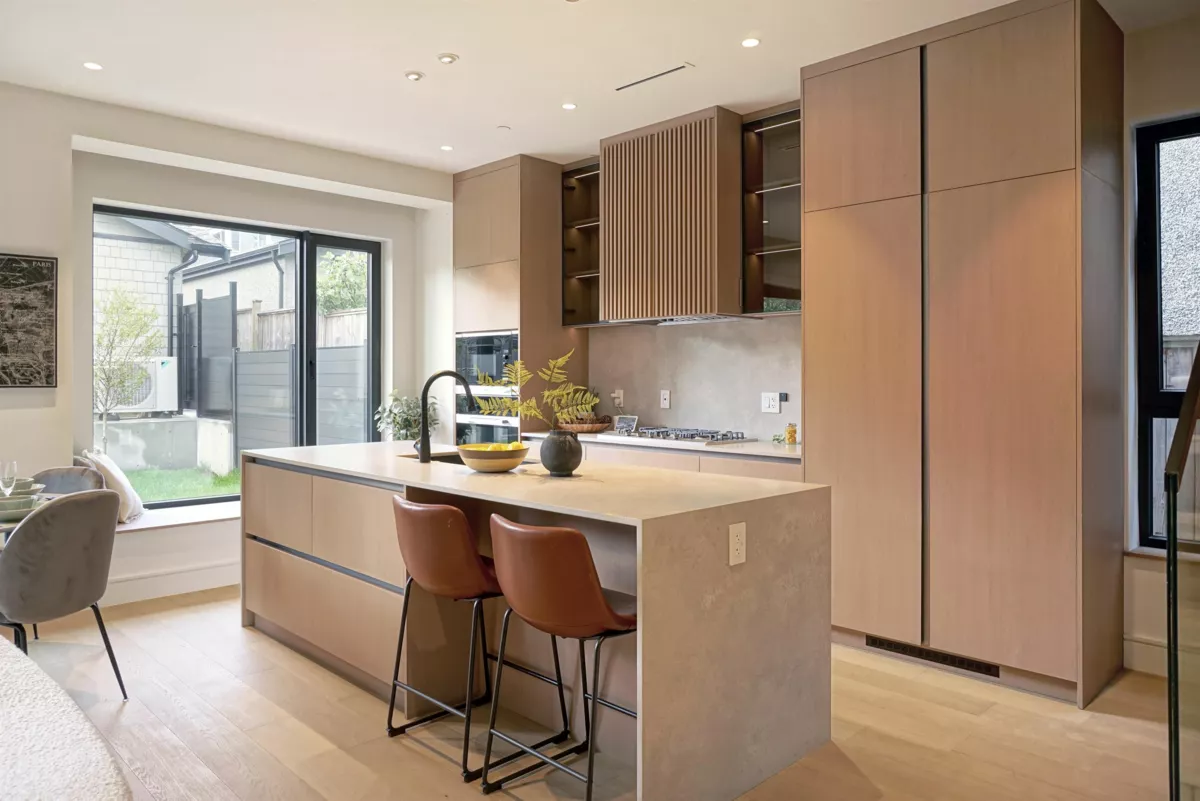 Kitchen Photo of 2 3460 W 14th Avenue, Vancouver, BC