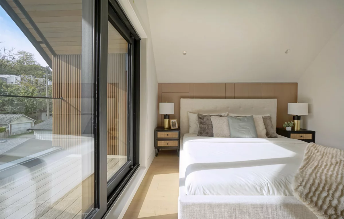 Laundry Room Photo of 2 3460 W 14th Avenue, Vancouver, BC