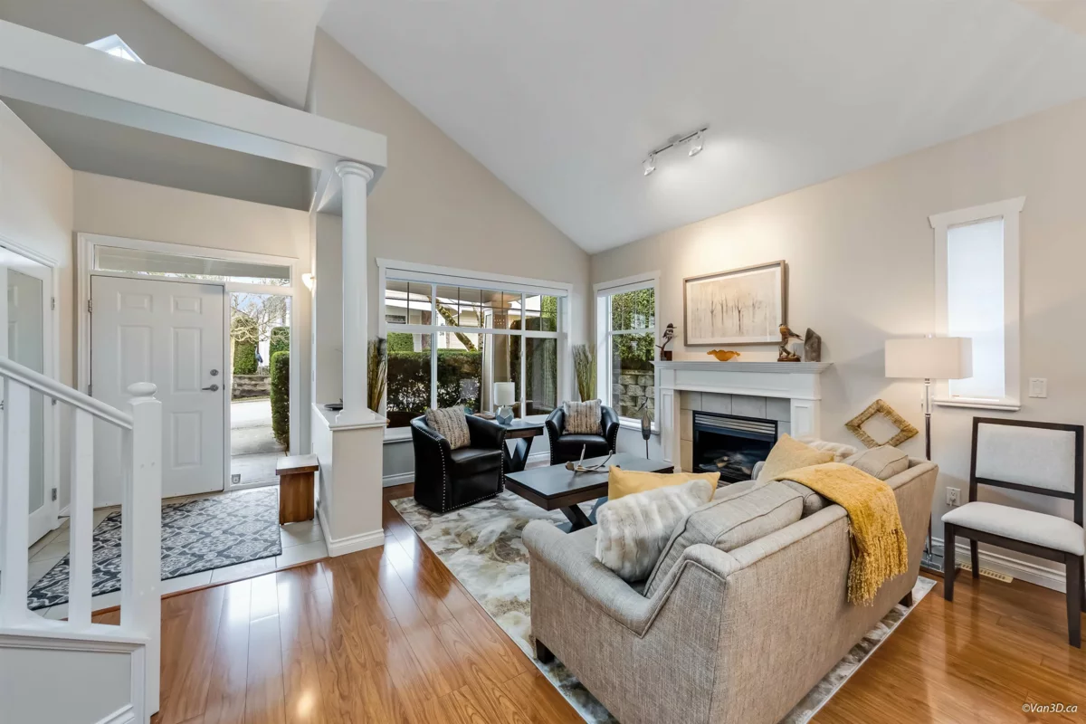 Dining Area Photo of 43 3500 144 Street, Surrey, BC
