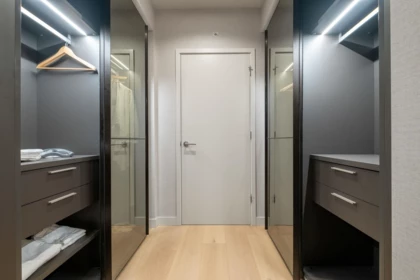 Entry Foyer Photo of 5205 1289 Hornby Street, Vancouver, BC