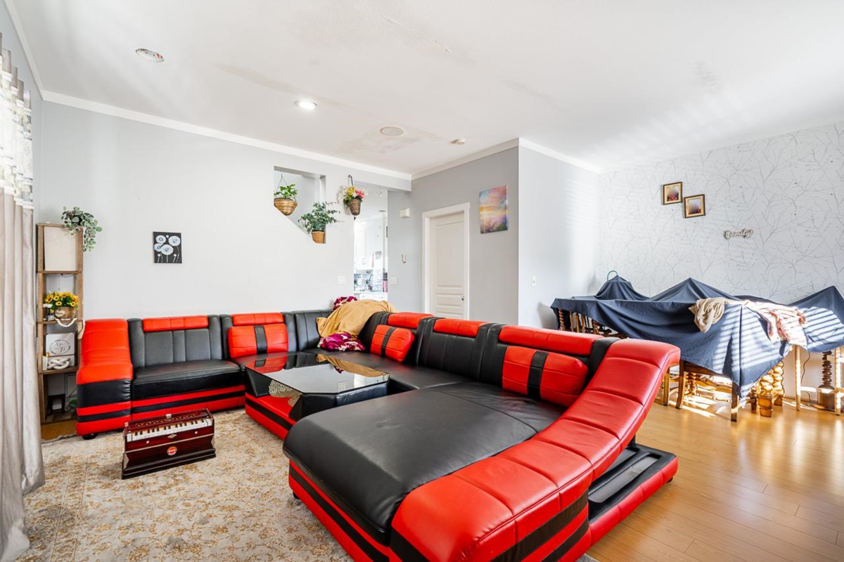 Dining Area Photo of 68 12677 63 Avenue, Surrey, BC