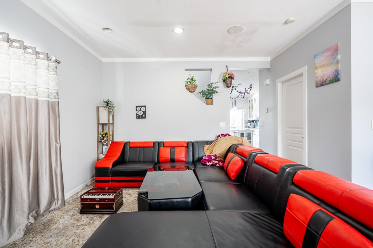 Kitchen Photo of 68 12677 63 Avenue, Surrey, BC